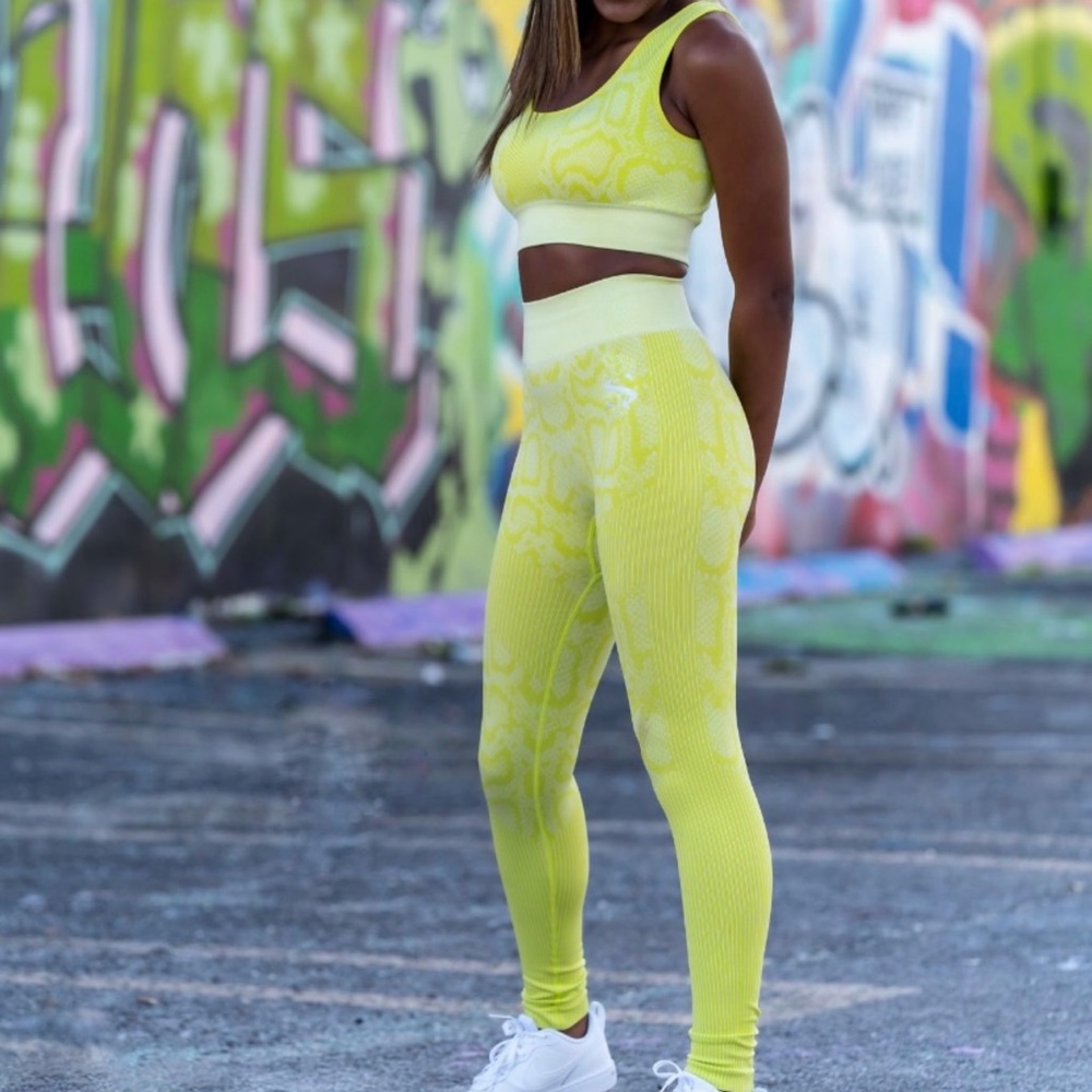 Lime Green Snake Print Seamless Sports Bra & Leggings Set